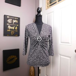 🌻 Chaus V-Neck Blouse